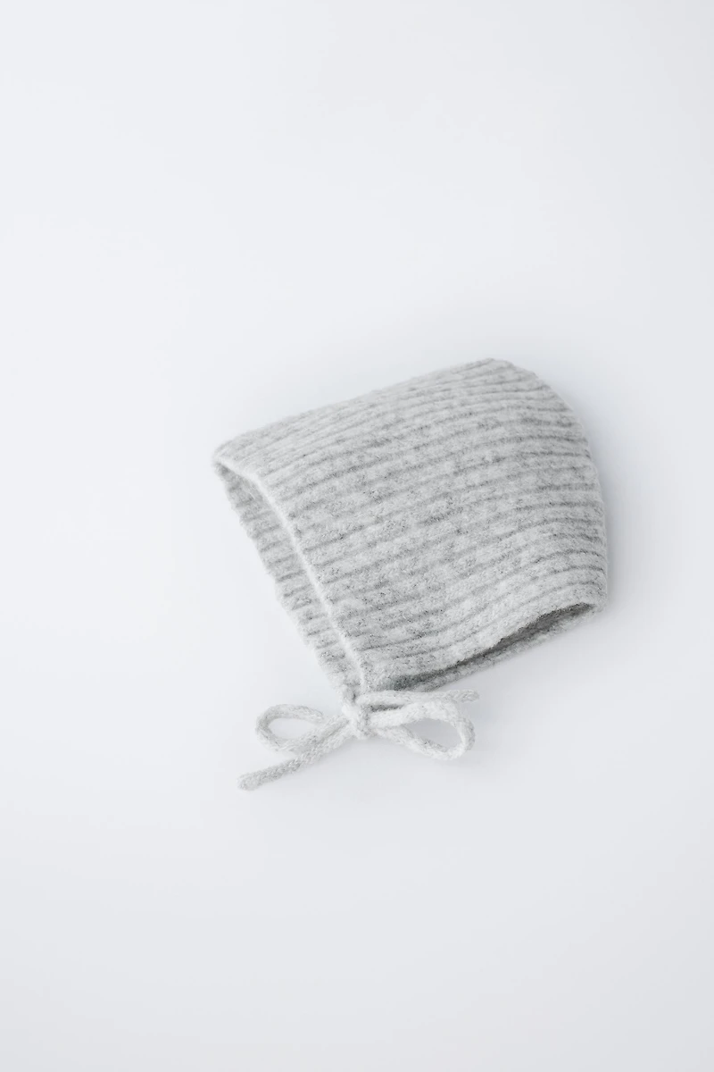 RIBBED KNIT BONNET