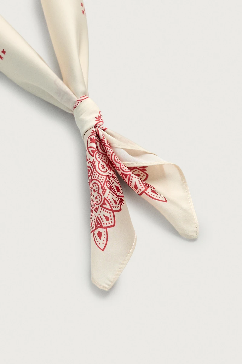 BANDANA SATINÉE À IMPRIMÉ GÉOMÉTRIQUE