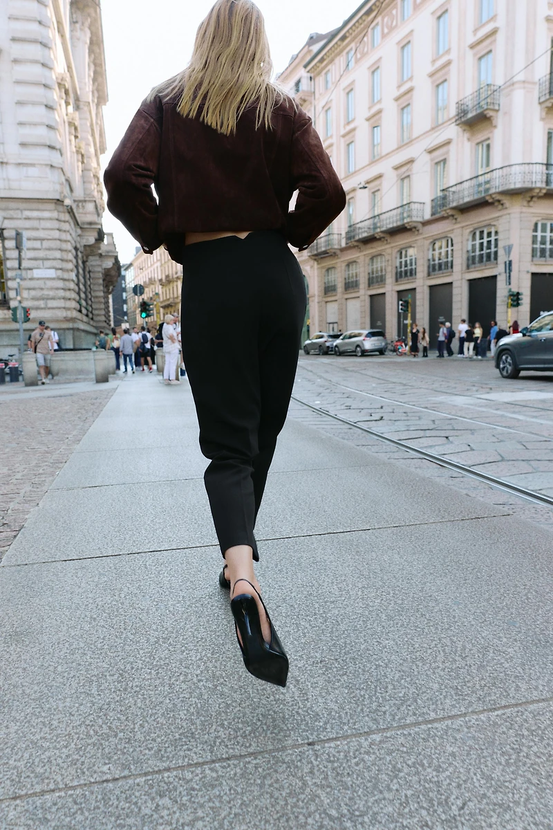 PANTS WITH A HIGH WAIST