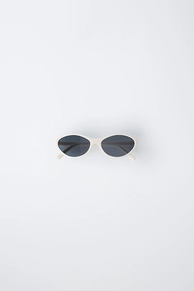 CAT EYE PLASTIC SUNGLASSES
