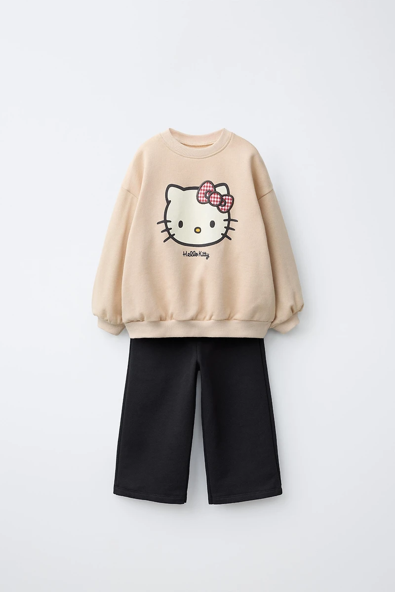 ENSEMBLE EN MOLLETON HELLO KITTY © SANRIO