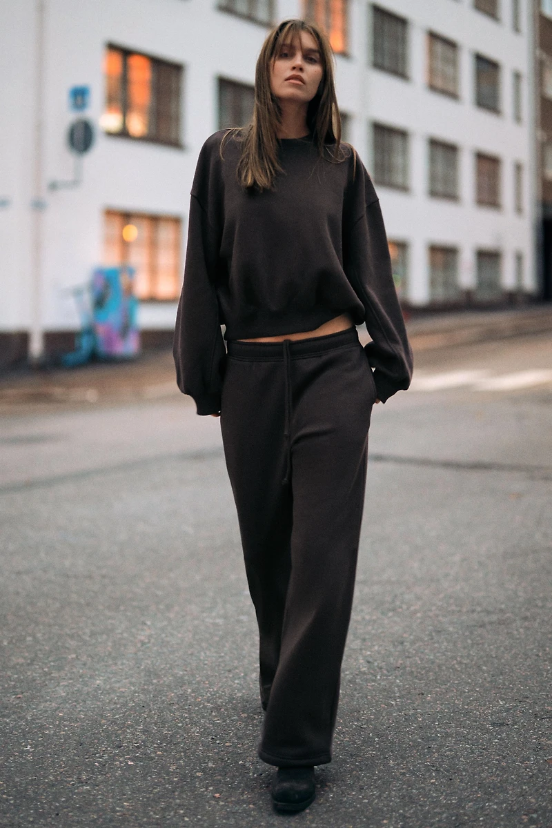 BASIC STRAIGHT-LEG PLUSH PANTS WITH ADJUSTABLE HEM