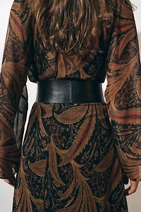 CEINTURE LARGE EN CUIR À BOUCLE TRAVAILLÉE