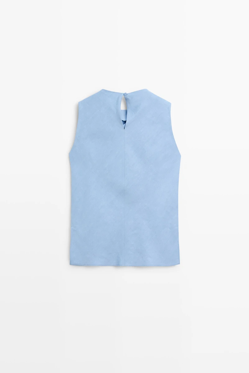Flowing linen blend pleated top