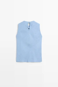 Flowing linen blend pleated top