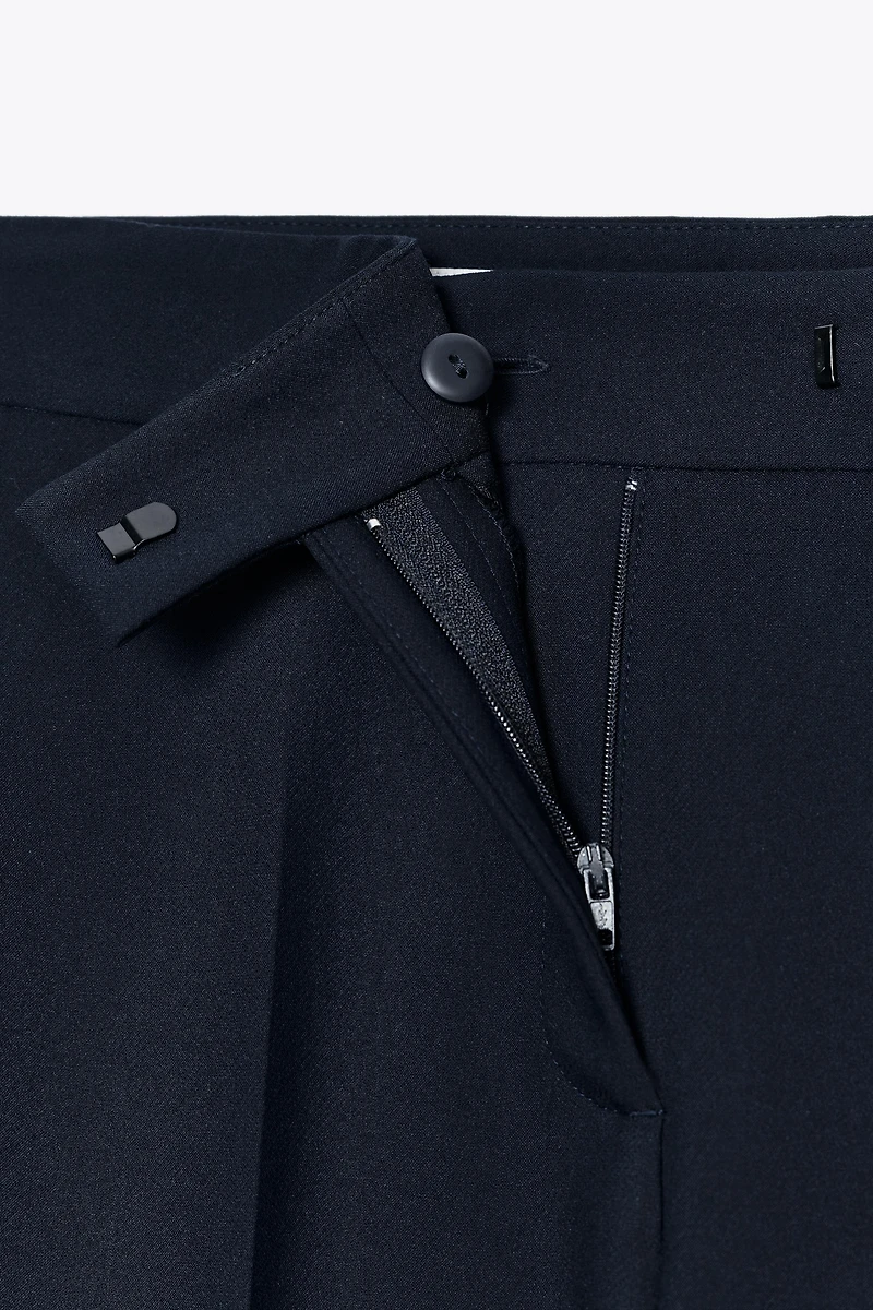 HIGH-WAISTED SLIM PANTS