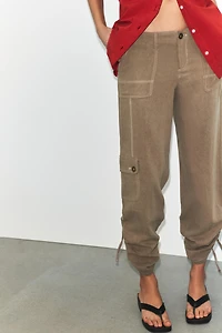 FLOWY GATHERED PANTS