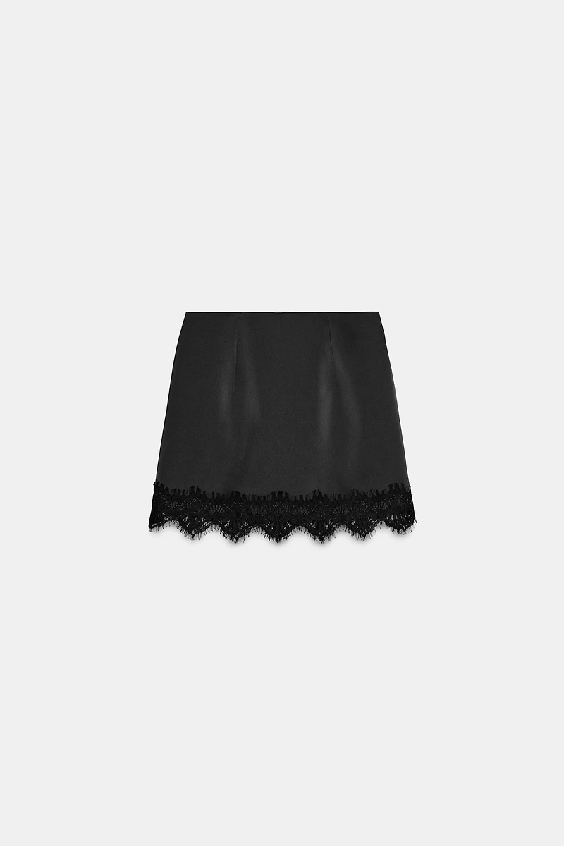 LACE TRIM SKORT