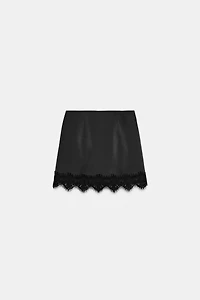 LACE TRIM SKORT