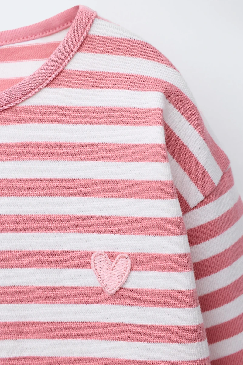 HEAVY WEIGHT WOVEN STRIPE HEART PATCH T-SHIRT