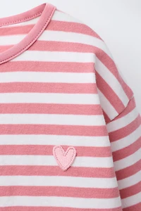 HEAVY WEIGHT WOVEN STRIPE HEART PATCH T-SHIRT