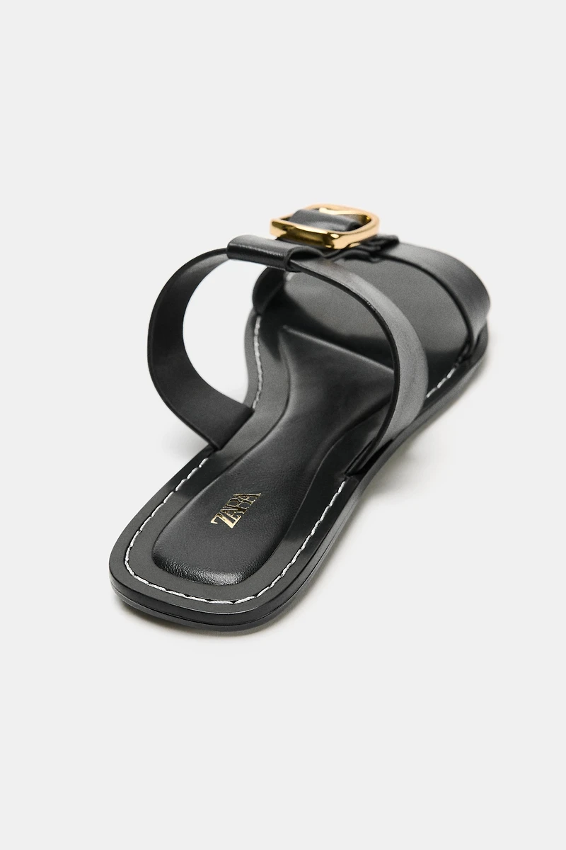 FLAT BUCKLE SANDALS