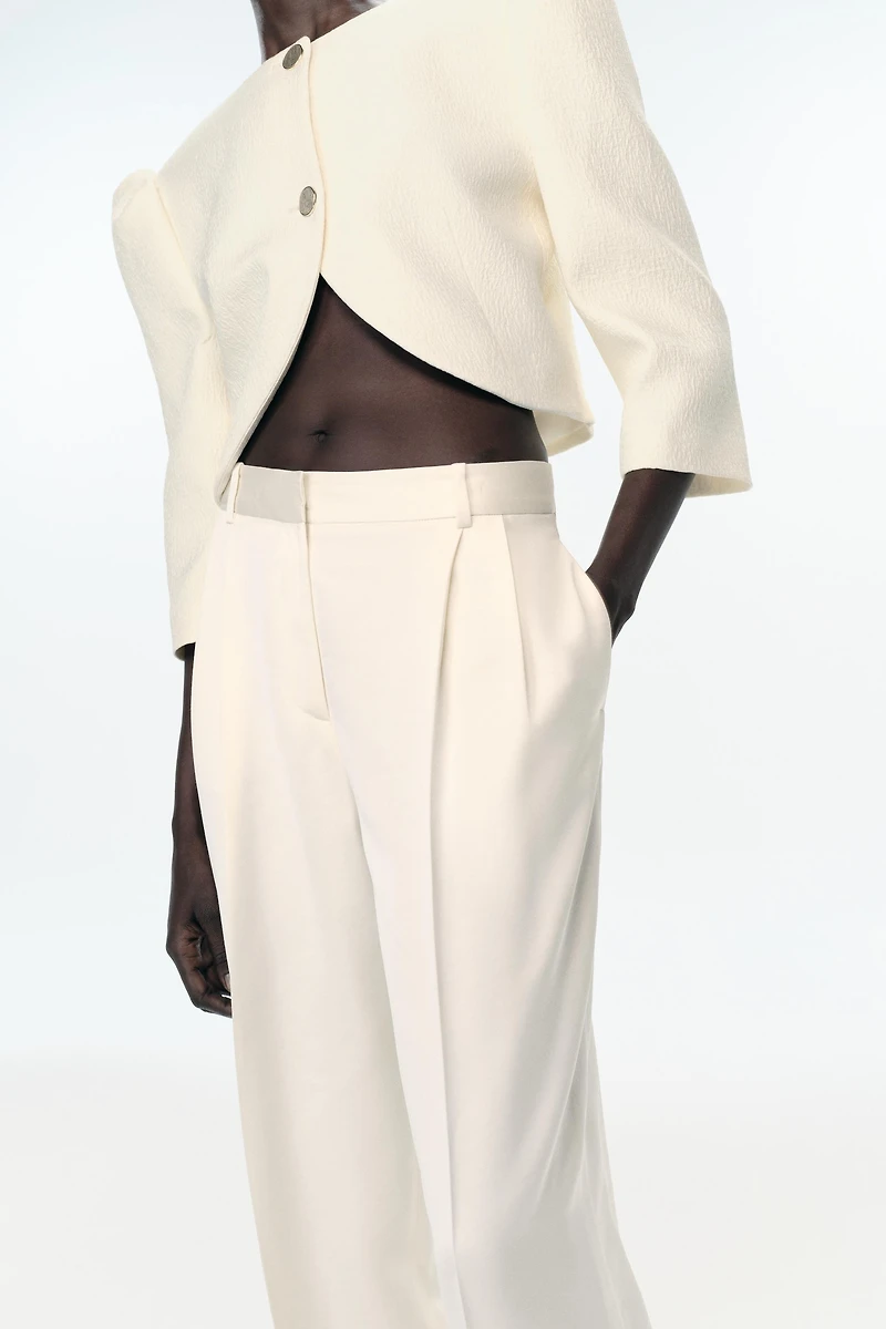 PLEATED STRAIGHT LEG PANTS