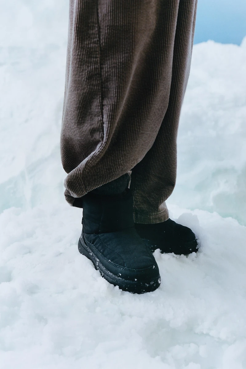 WATER REPELLENT NYLON BOOTS