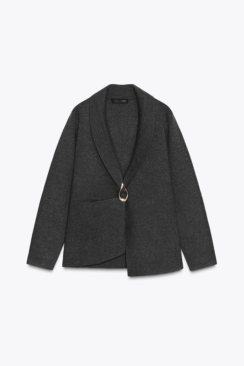 KNIT BLAZER WITH BROOCH