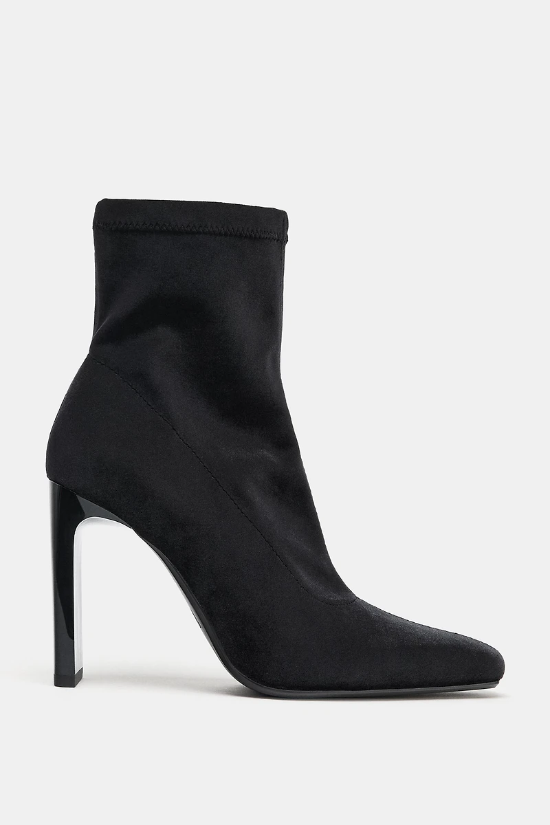VELVET EFFECT ANKLE BOOTS