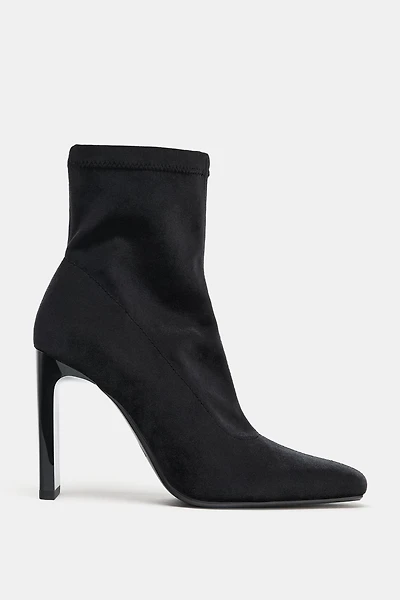 VELVET EFFECT ANKLE BOOTS