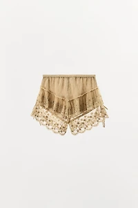 EMBROIDERED RUFFLE SHORTS