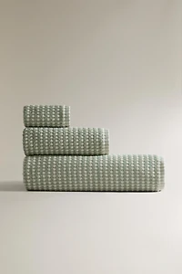 TEXTURED COTTON BATH TOWEL