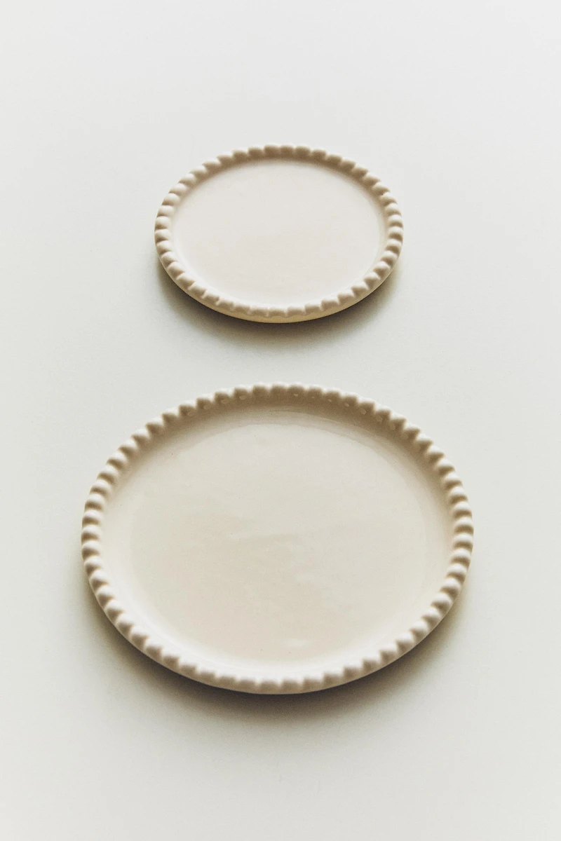 ROUND CERAMIC TRAY