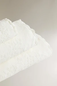 EMBROIDERED LINEN TOWEL