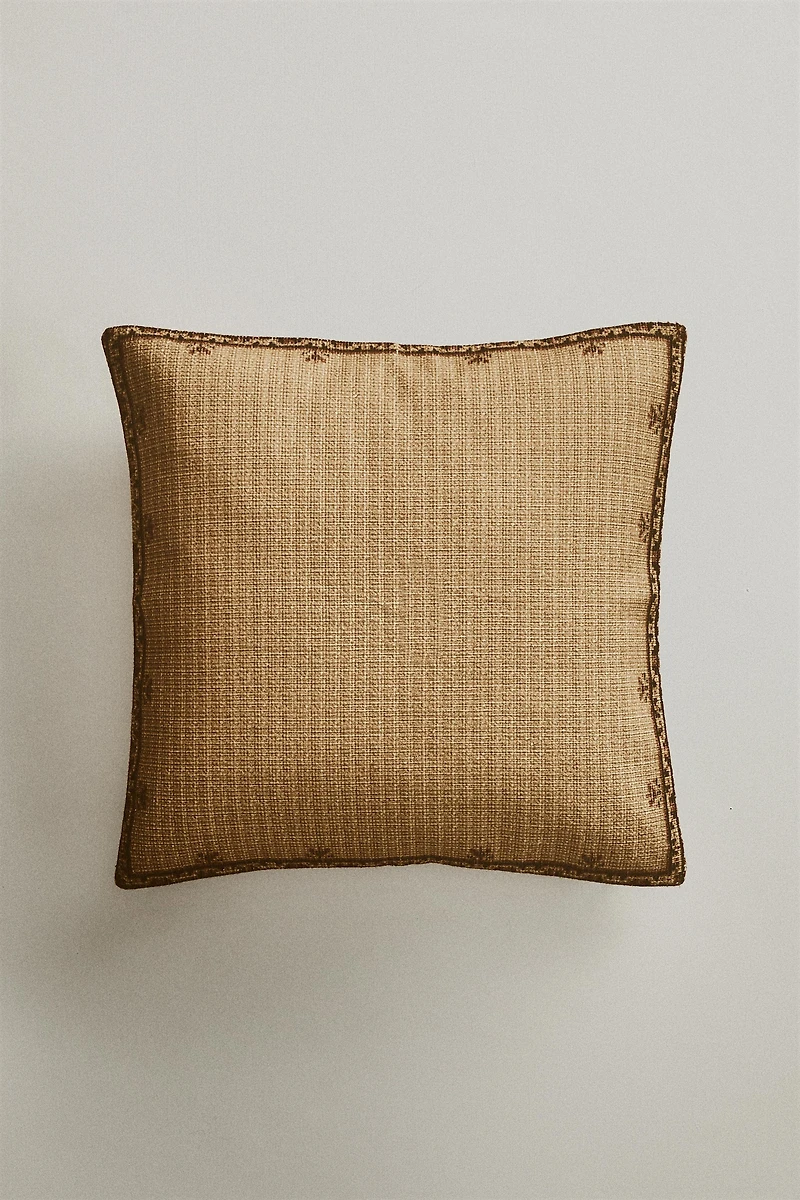 HOUSSE DE COUSSIN DÉTAIL FLEURI