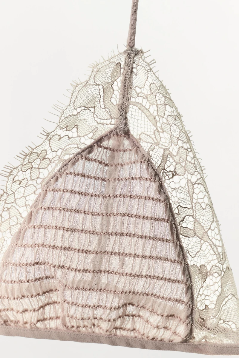TEXTURED LACE TRIANGLE BRALETTE