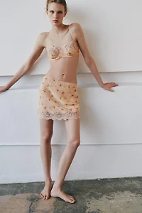 FLORAL PRINT LACE SKIRT