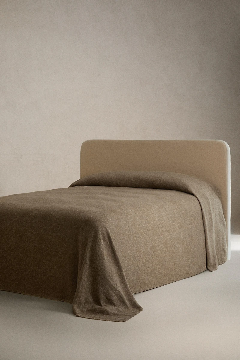 MORRIS & CO. LINEN BEDSPREAD