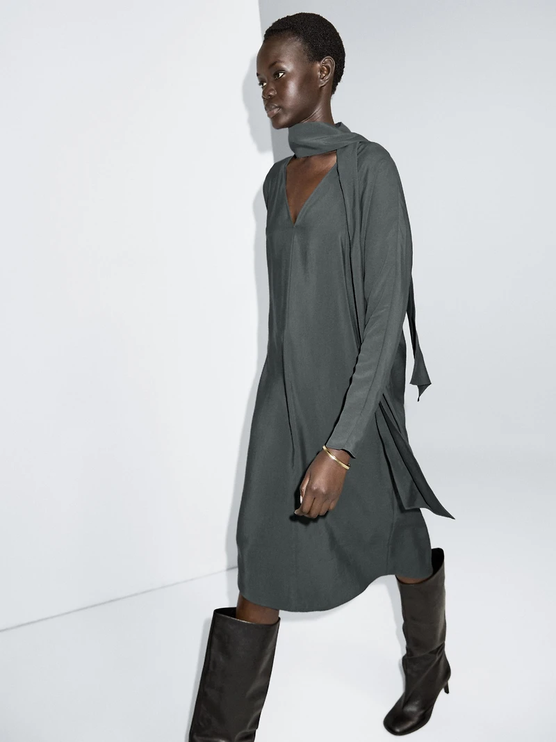 V-neckline midi dress with tie detail