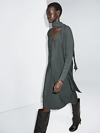 V-neckline midi dress with tie detail