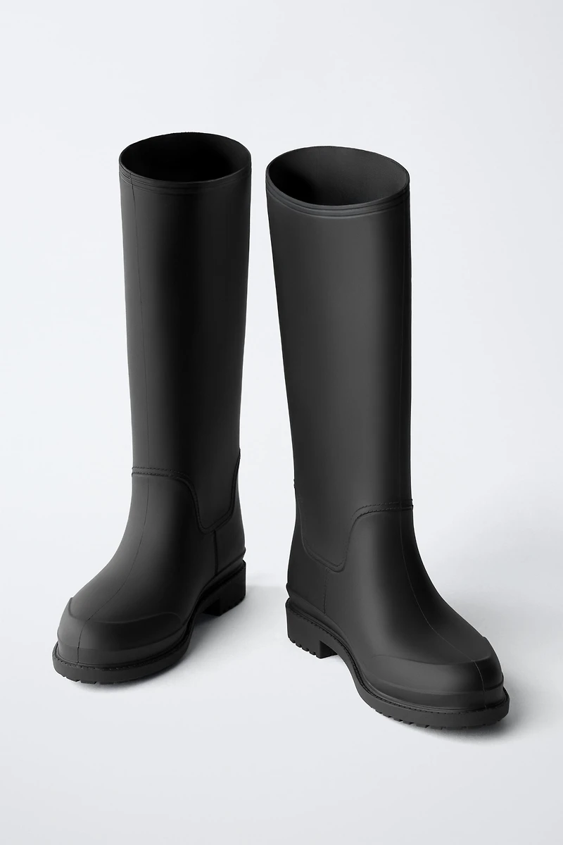 TALL RAIN BOOTS