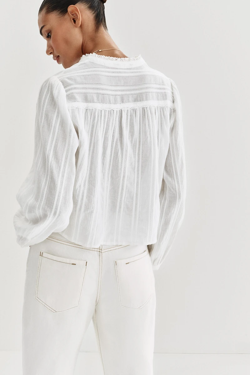 CHEMISE COURTE AVEC DENTELLE