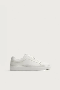 BASKETS EN CUIR