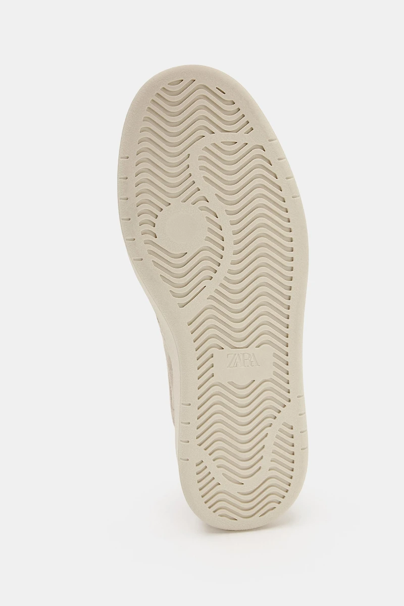CONTRAST SNEAKERS