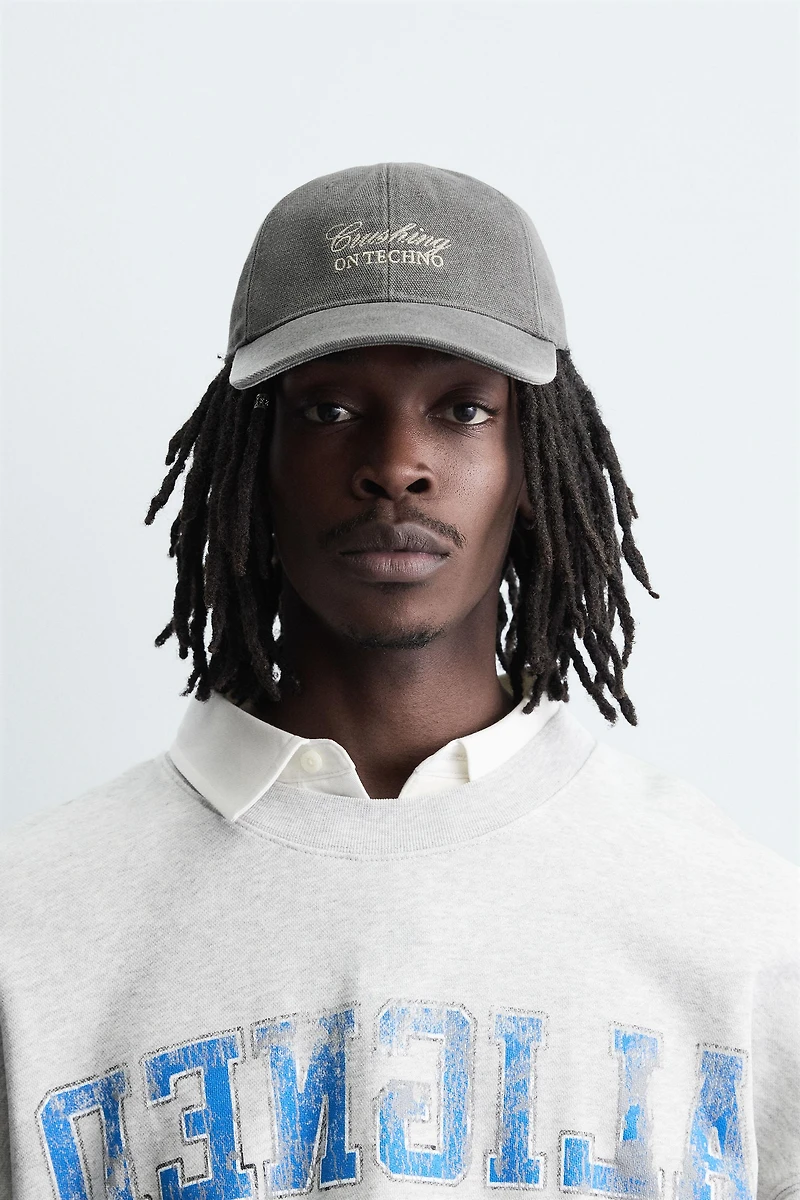 CASQUETTE BRODERIE CONTRASTE