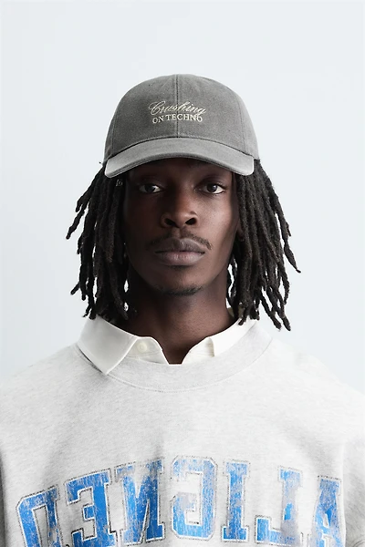 CASQUETTE BRODERIE CONTRASTE