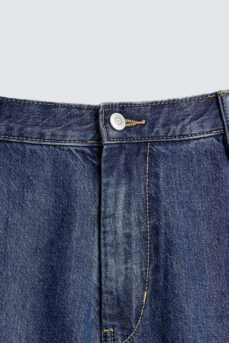 STRAIGHT FIT LIGHT DENIM BERMUDA SHORTS