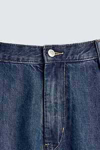 STRAIGHT FIT LIGHT DENIM BERMUDA SHORTS