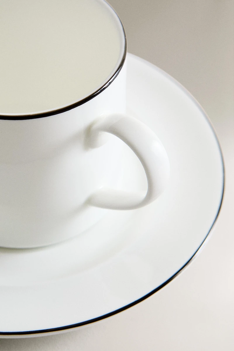 TASSE À THÉ ET SOUCOUPE BONE CHINA FILET NOIR