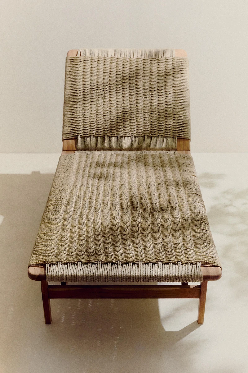 OUTDOOR TEAK LOUNGER