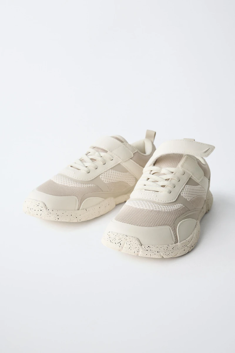 BAREFOOT SNEAKERS