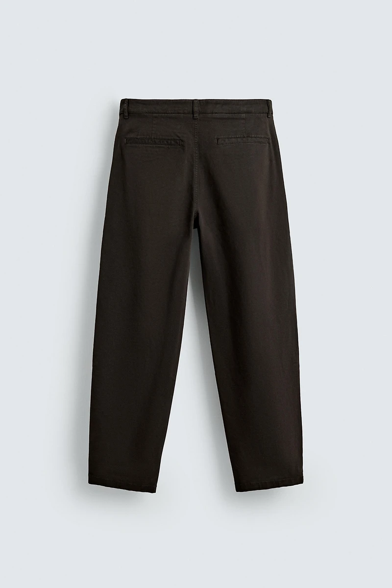 RELAXED FIT PLEATED PANTS