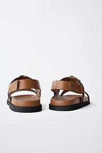 SANDALES À BOUCLES