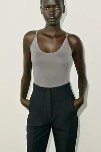 HIGH-WAISTED PANTS