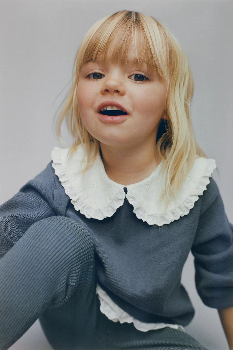 EMBROIDERED LACE KNIT SWEATER