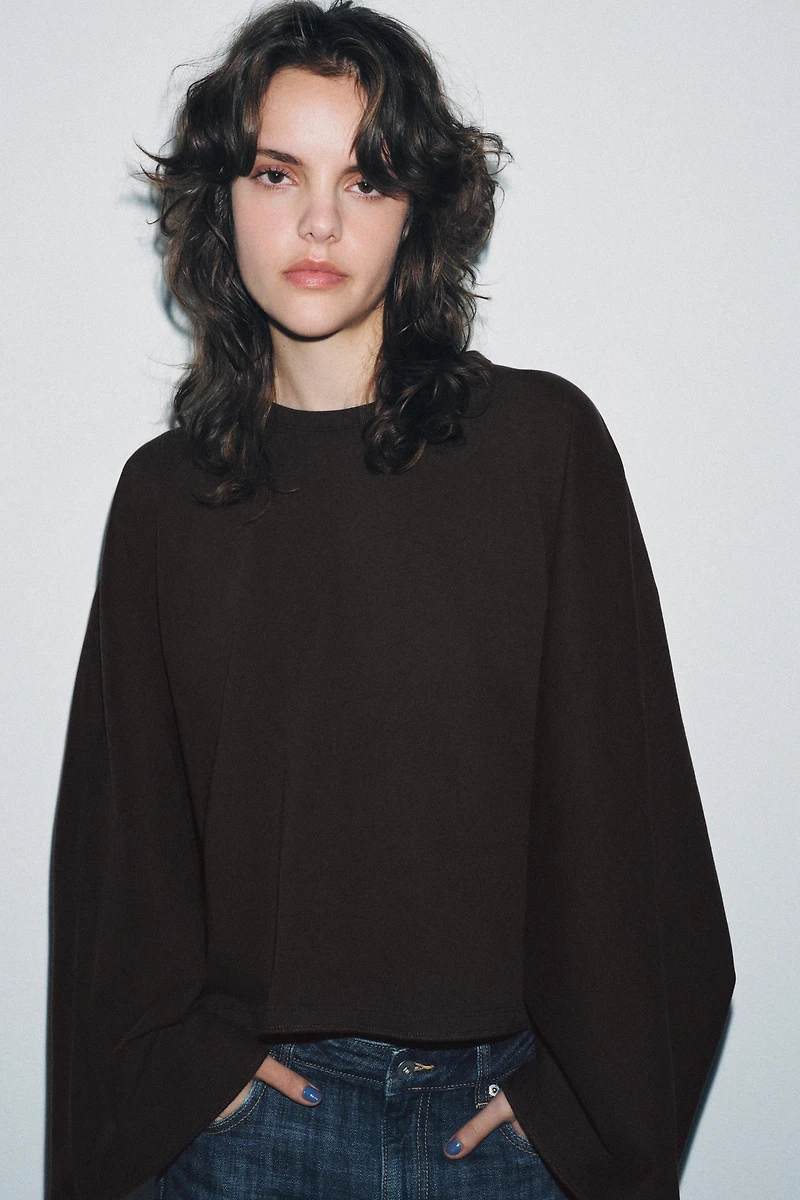CAPE SLEEVE T-SHIRT