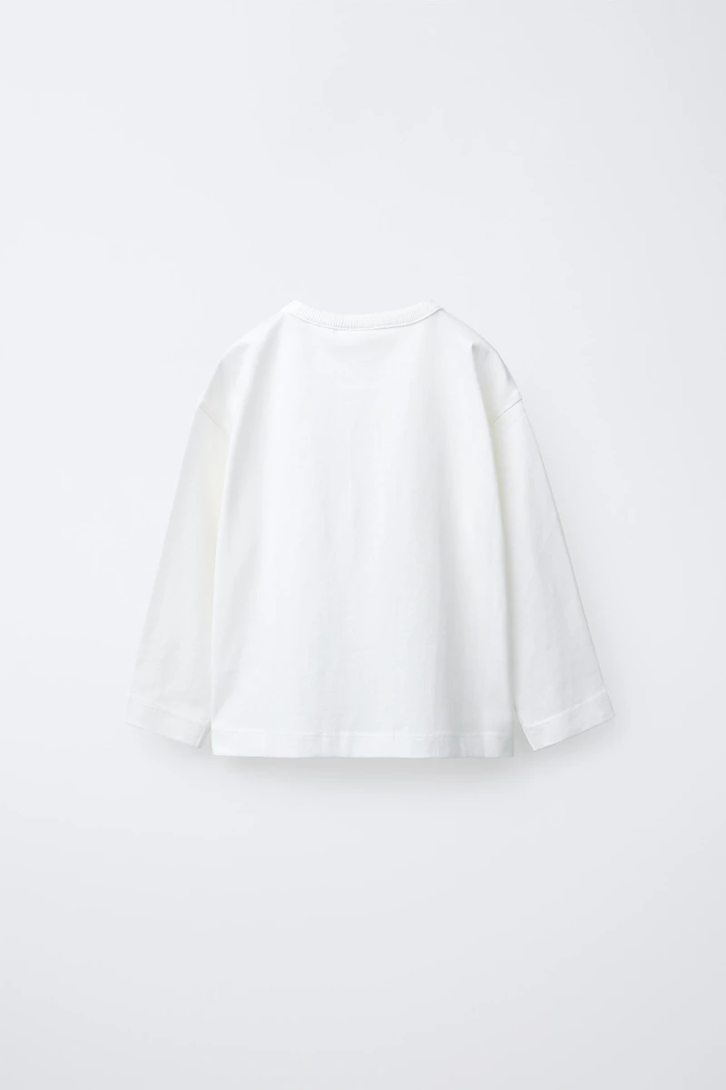 T-SHIRT AVEC APPLIQUÉ EN CAOUTCHOUC