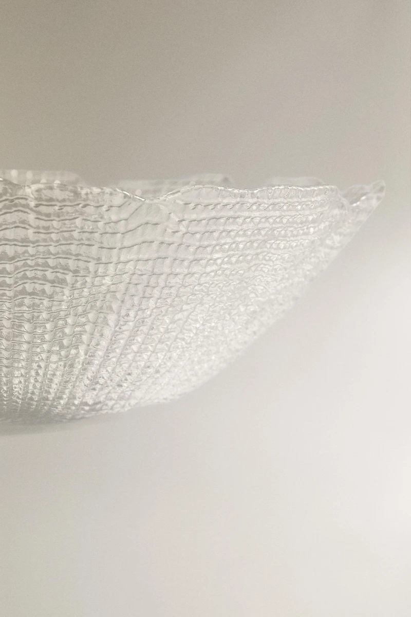GLASS SALAD BOWL WITH RAISED DETAIL