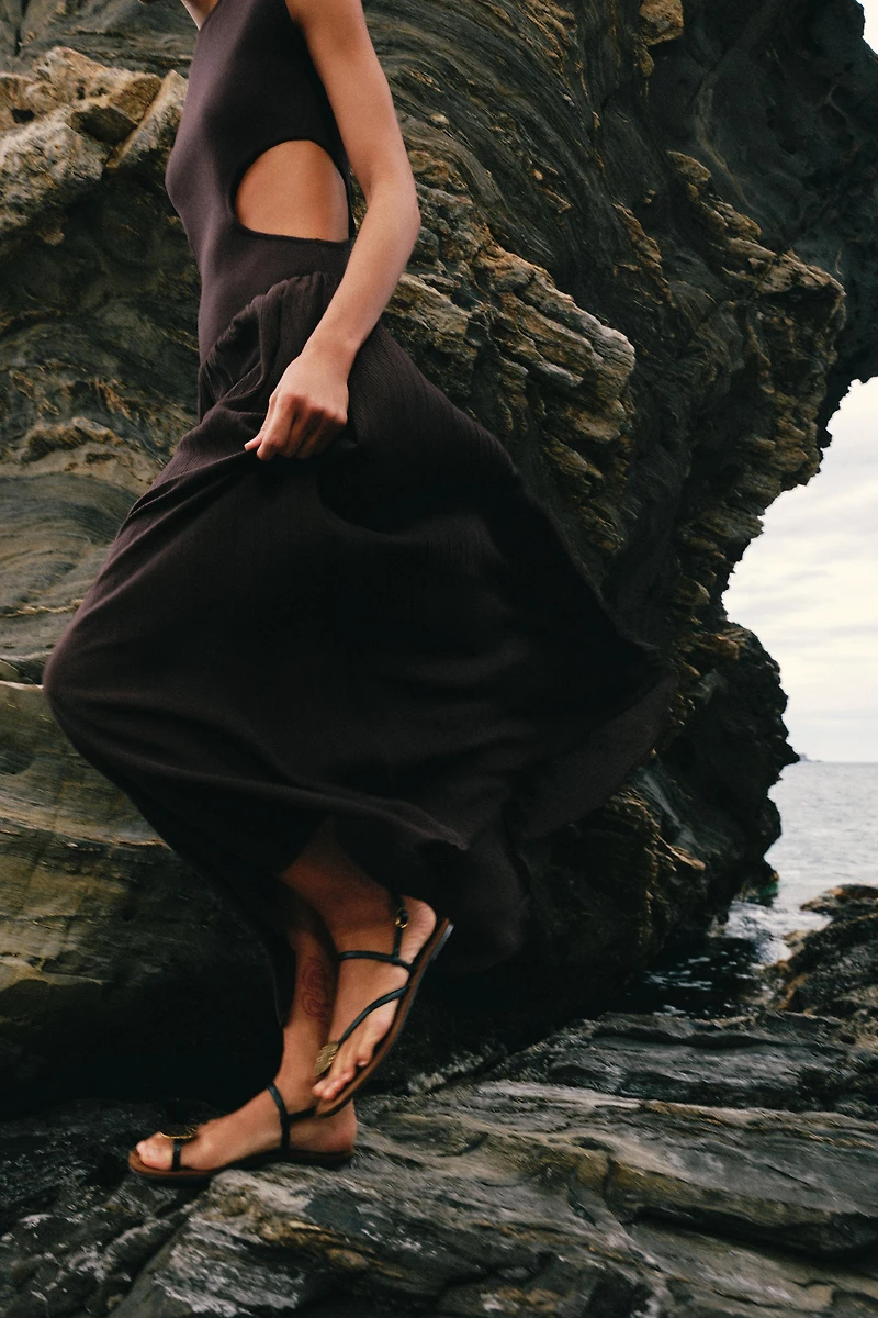 CUT OUT KNIT DRESS